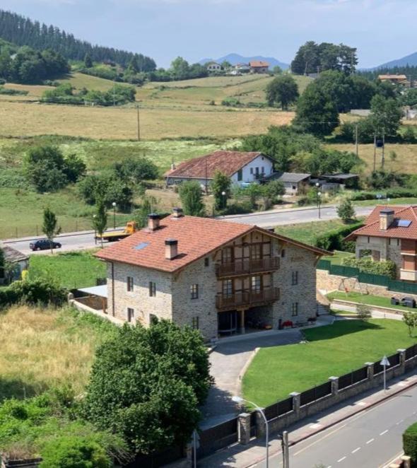 Mendiko Baserria Amurrio Exterior photo